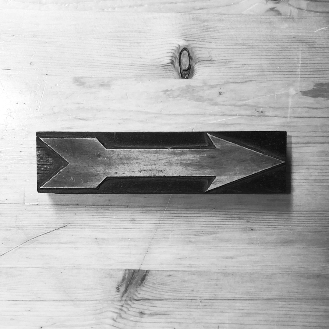 Tétro design studio letterpress arrow